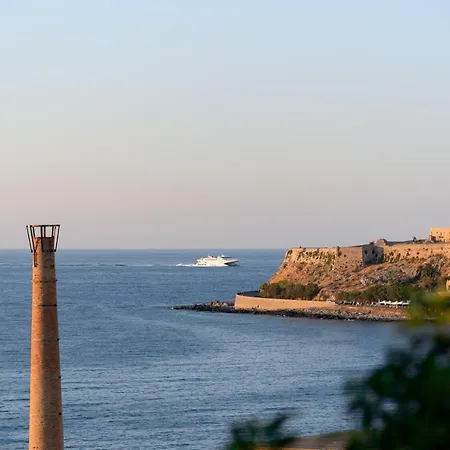 Hotel Macaris &